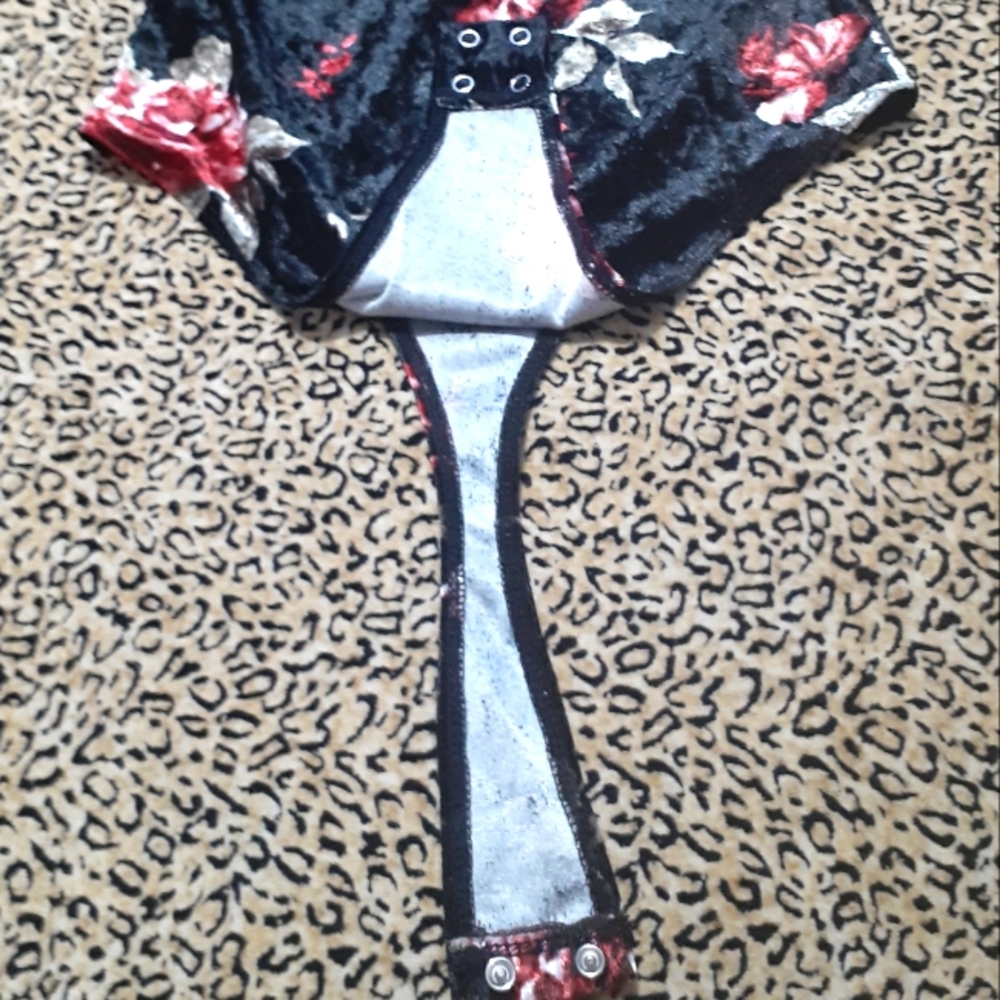 *SOLD* FLORAL VELEVET BODYSUIT//XS//THONG🔥 - Picture 2 of 5